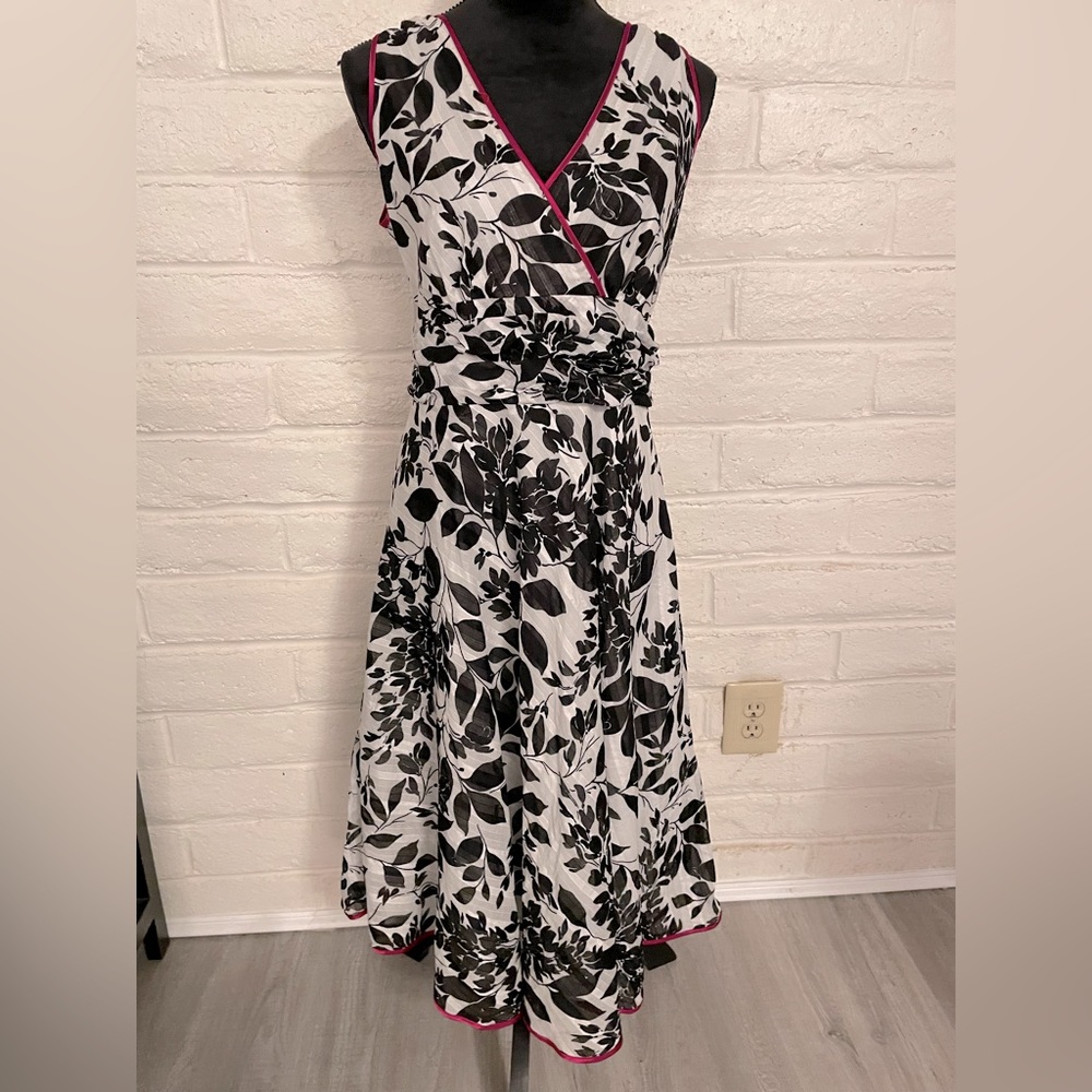 Bobbie Bee Black and White Floral Sleeveless Fit and Flare Midi Dress, size 14